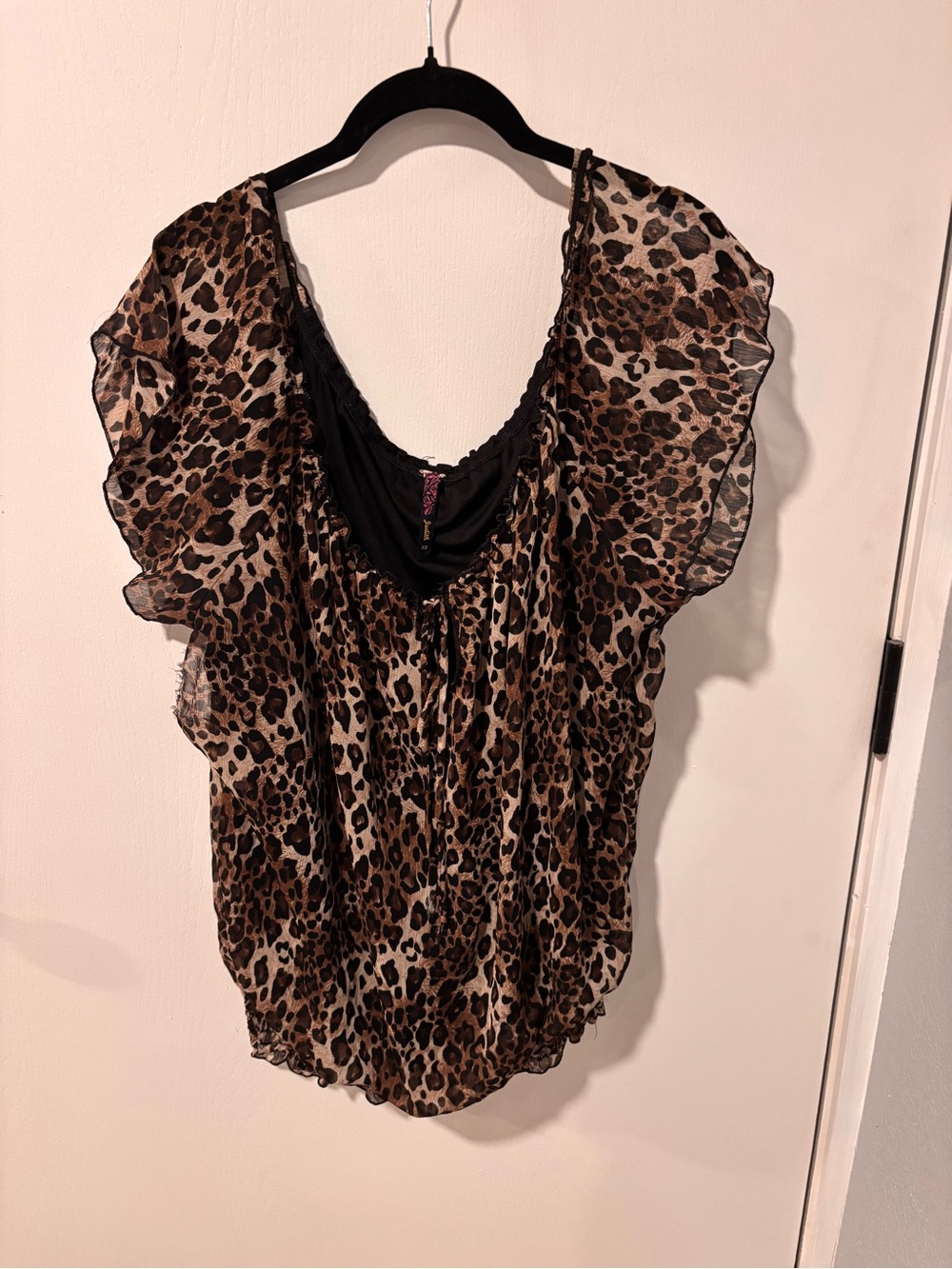 Judith 3x Leopard Print Flutter Sleeve Women's Top - Brown